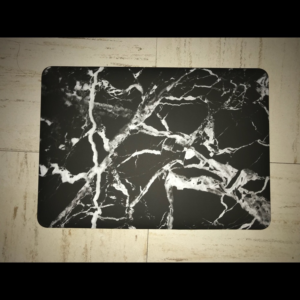 iDOO Macbook Pro 13 in case